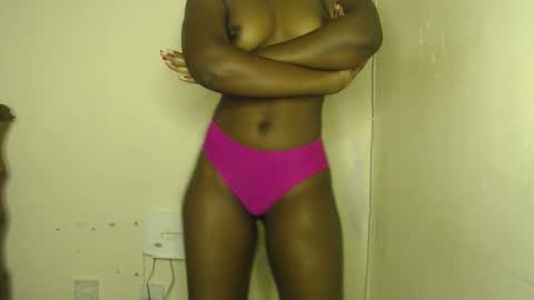 Snapshot of freaky_ass chatting on January 18, 3:38 pm Berry online show from January 18, 3:38 pm