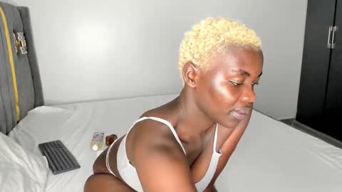 Snapshot of freaky_kandy chatting on March 12, 7:31 pm Kandy online show from March 12, 7:31 pm