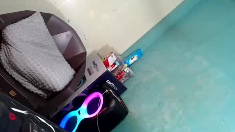 Snapshot of freaky_mariah chatting on March 16, 5:44 am just call me mariah online show from March 16, 5:44 am