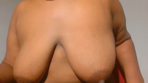 Snapshot of freaky_slut5 chatting on November 9, 3:27 am freaky slut5 online show from November 9, 3:27 am