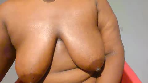 Snapshot of freaky_slut5 chatting on November 11, 12:05 pm freaky slut5 online show from November 11, 12:05 pm