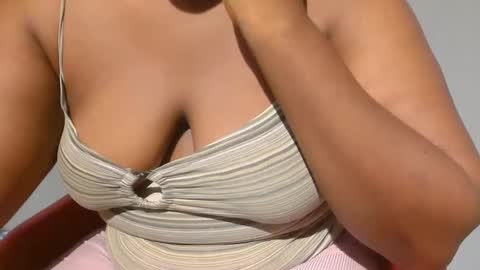 Snapshot of freaky_slut5 chatting on November 14, 4:22 am freaky slut5 online show from November 14, 4:22 am