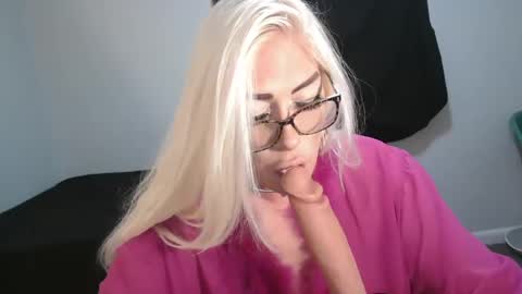 Freaky Barbi online show from September 20, 1:01 pm