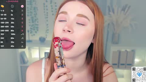 Snapshot of freckle_diyana chatting on January 19, 3:10 pm Diyana online show from January 19, 3:10 pm