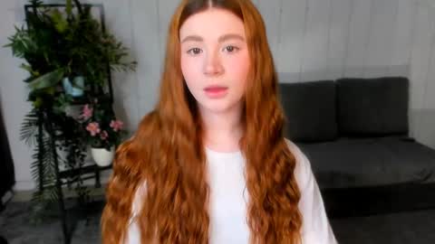 Snapshot of freckle_diyana chatting on February 27, 10:31 pm Diyana online show from February 27, 10:31 pm