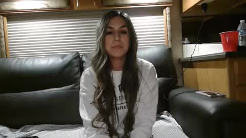 freckles4444 online show from December 14, 5:46 am