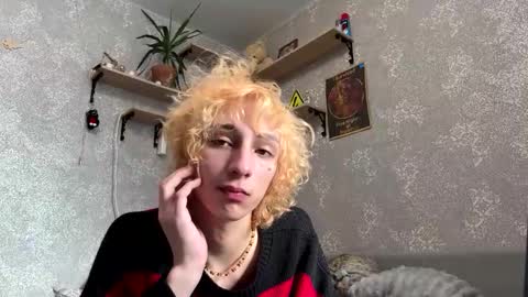 Snapshot of fred_bucks chatting on February 20, 8:16 am fred bucks online show from February 20, 8:16 am