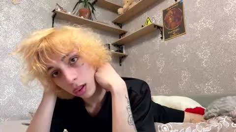 Snapshot of fred_bucks chatting on February 23, 9:06 am fred bucks online show from February 23, 9:06 am