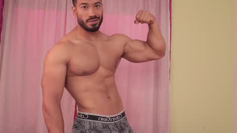 Snapshot of freddsexxx chatting on March 5, 1:17 pm FredSeXXX online show from March 5, 1:17 pm