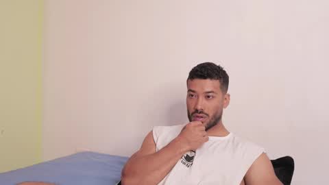 Snapshot of freddsexxx chatting on March 8, 2:51 pm FredSeXXX online show from March 8, 2:51 pm