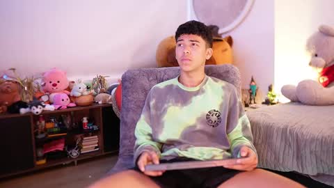 Juan  give it a thumbs up please its important online show from September 26, 11:14 am