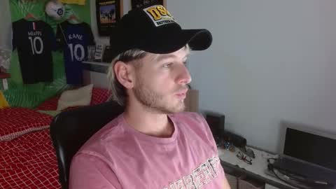 Snapshot of freddy_star chatting on January 18, 2:10 pm Frederick Perin online show from January 18, 2:10 pm