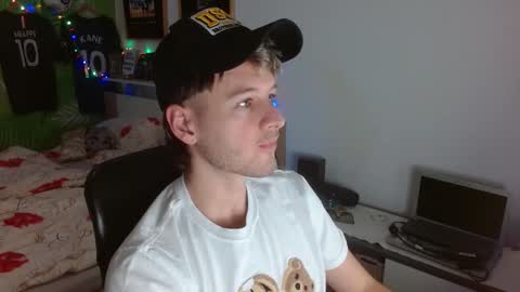 Snapshot of freddy_star chatting on February 11, 2:11 pm Frederick Perin online show from February 11, 2:11 pm