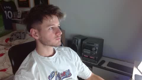 Snapshot of freddy_star chatting on February 21, 2:40 pm Frederick Perin online show from February 21, 2:40 pm