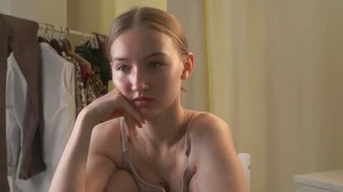 Amy online show from September 11, 4:34 am