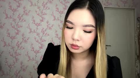 Snapshot of fredericadonnay chatting on March 20, 5:45 am Elina online show from March 20, 5:45 am