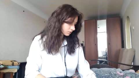 Mia online show from October 13, 8:47 am