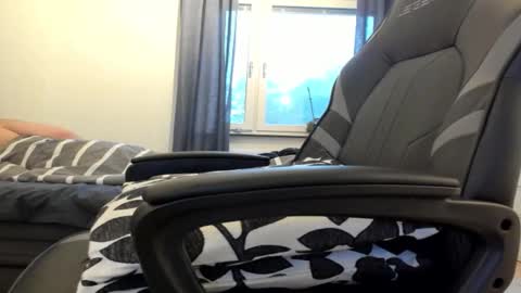 Snapshot of fredrik386959 chatting on December 18, 1:39 pm Fredrik online show from December 18, 1:39 pm