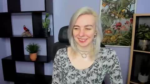 Snapshot of freeanne chatting on May 20, 6:41 am Anne online show from May 20, 6:41 am