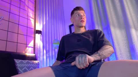 Xavier online show from April 15, 1:45 am