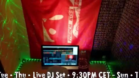 Snapshot of frenchkissdjfk chatting on November 2, 7:05 pm frenchkissdjfk online show from November 2, 7:05 pm