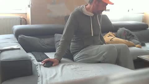 frenchpapalover online show from March 4, 8:31 am