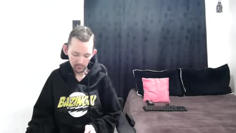 Snapshot of frenchroulette chatting on February 16, 11:49 am Thomas y Sophia online show from February 16, 11:49 am