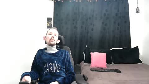 Snapshot of frenchroulette chatting on February 26, 9:53 am Thomas y Sophia online show from February 26, 9:53 am