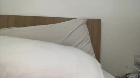 freshman  imonyou98 online show from November 9, 1:20 pm