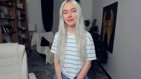 Snapshot of freya_ice_baby chatting on January 17, 6:44 pm Freya online show from January 17, 6:44 pm