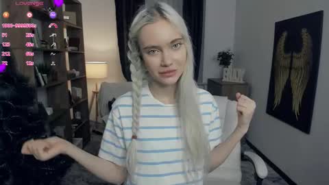 Snapshot of freya_ice_baby chatting on January 31, 7:23 pm Freya online show from January 31, 7:23 pm