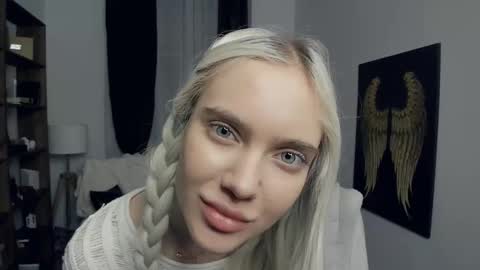 Snapshot of freya_ice_baby chatting on February 2, 7:12 pm Freya online show from February 2, 7:12 pm