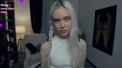 Snapshot of freya_ice_baby chatting on February 4, 7:09 pm Freya online show from February 4, 7:09 pm