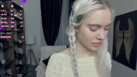 Snapshot of freya_ice_baby chatting on February 9, 7:07 pm Freya online show from February 9, 7:07 pm