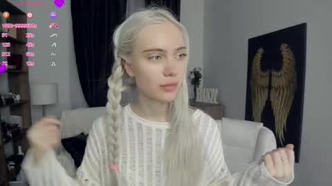 Snapshot of freya_ice_baby chatting on February 19, 7:32 pm Freya online show from February 19, 7:32 pm