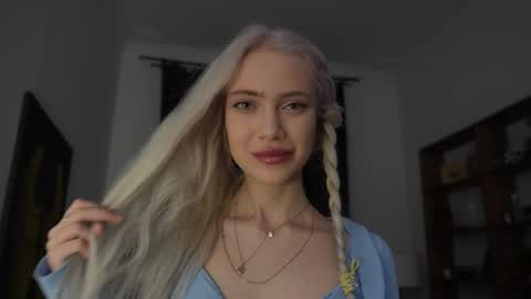 Freya online show from April 1, 7:22 pm