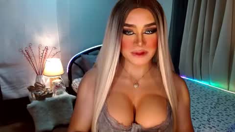 Miss Frea  online show from October 6, 11:02 pm