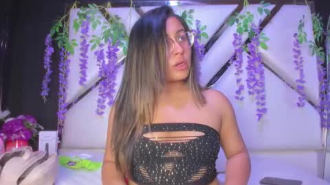 Freya online show from April 28, 3:33 am