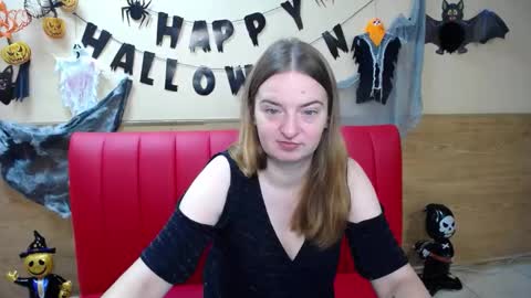 FreyaDak online show from November 2, 6:05 am