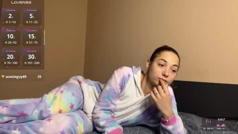 FreyaOliver online show from October 26, 11:20 pm