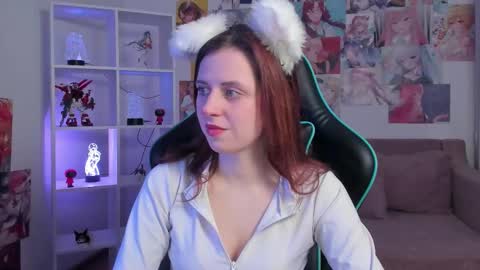 FreyaVey online show from February 8, 5:22 am