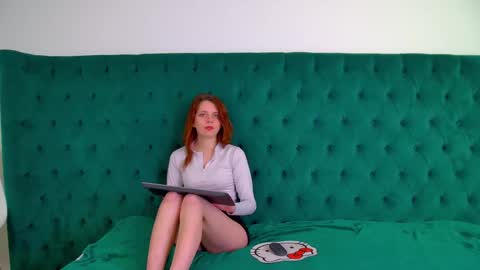 FreyaVey online show from February 20, 6:26 am