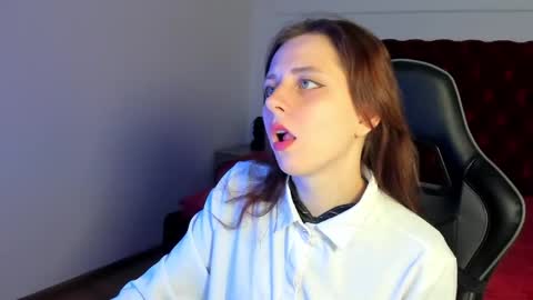 Snapshot of freyaveys chatting on May 31, 5:15 am FreyaVeys online show from May 31, 5:15 am