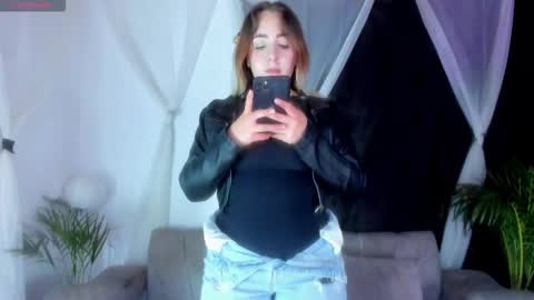 aura online show from December 14, 3:23 am