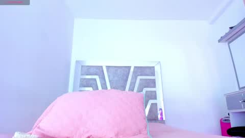 aura online show from May 2, 12:04 am