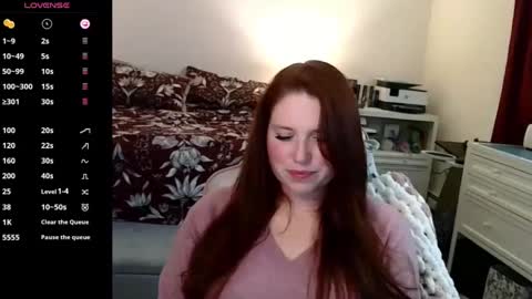 Snapshot of freyjathorne chatting on October 10, 12:20 am Red Thorn online show from October 10, 12:20 am