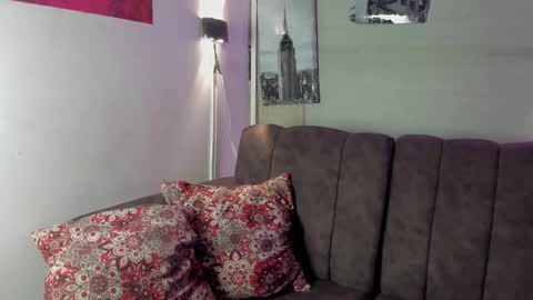 Frezzita online show from November 5, 8:42 pm