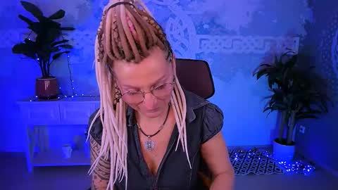 Frida Tander online show from March 21, 8:19 am