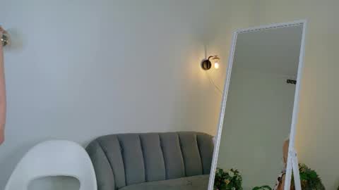 Snapshot of frie_moorr chatting on July 13, 9:17 pm Frie online show from July 13, 9:17 pm