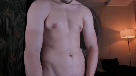 Snapshot of friend123211 chatting on July 30, 7:57 pm Viktor online show from July 30, 7:57 pm